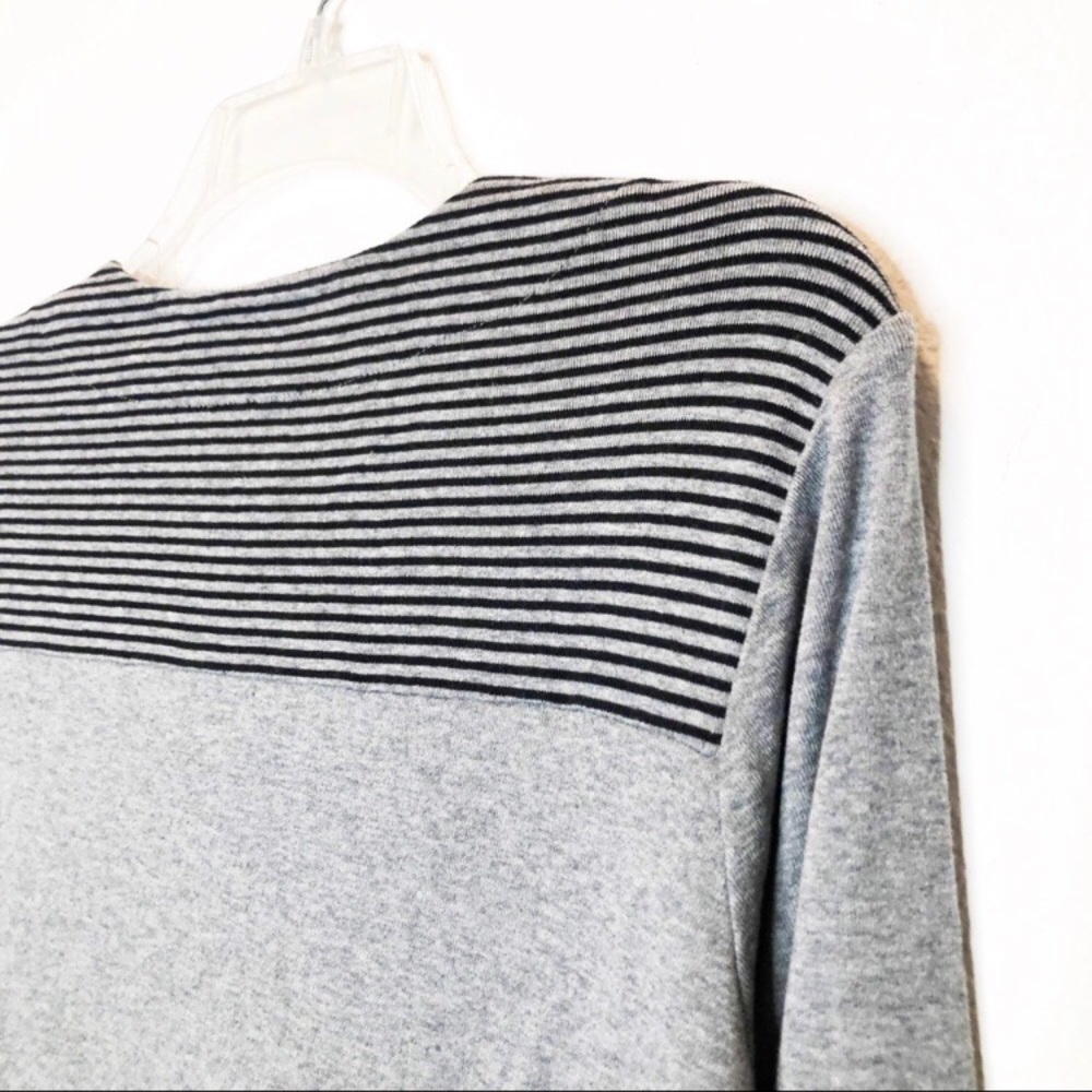 🎉HP🎉J. JILL Perfect Puma Top - Picture 4 of 8